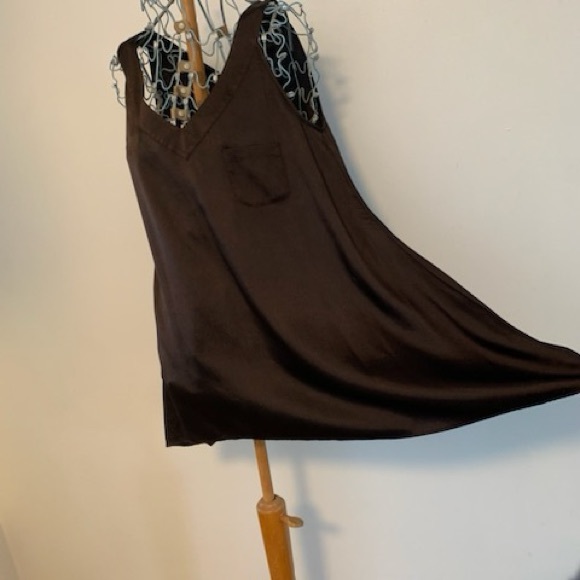 Black a-line shirt. Size medium. Measurements in photos. - Picture 2 of 9